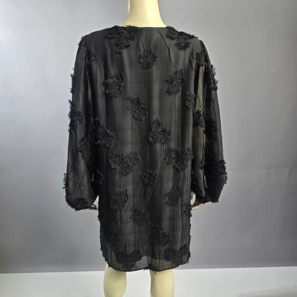 Jodifl Medium Black Textured Dress R14 - Picture 3 of 4